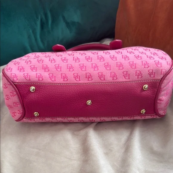 Dooney and Bourke Small Bucket Satchel in pink. Y2K, Barbie style - Picture 11 of 16